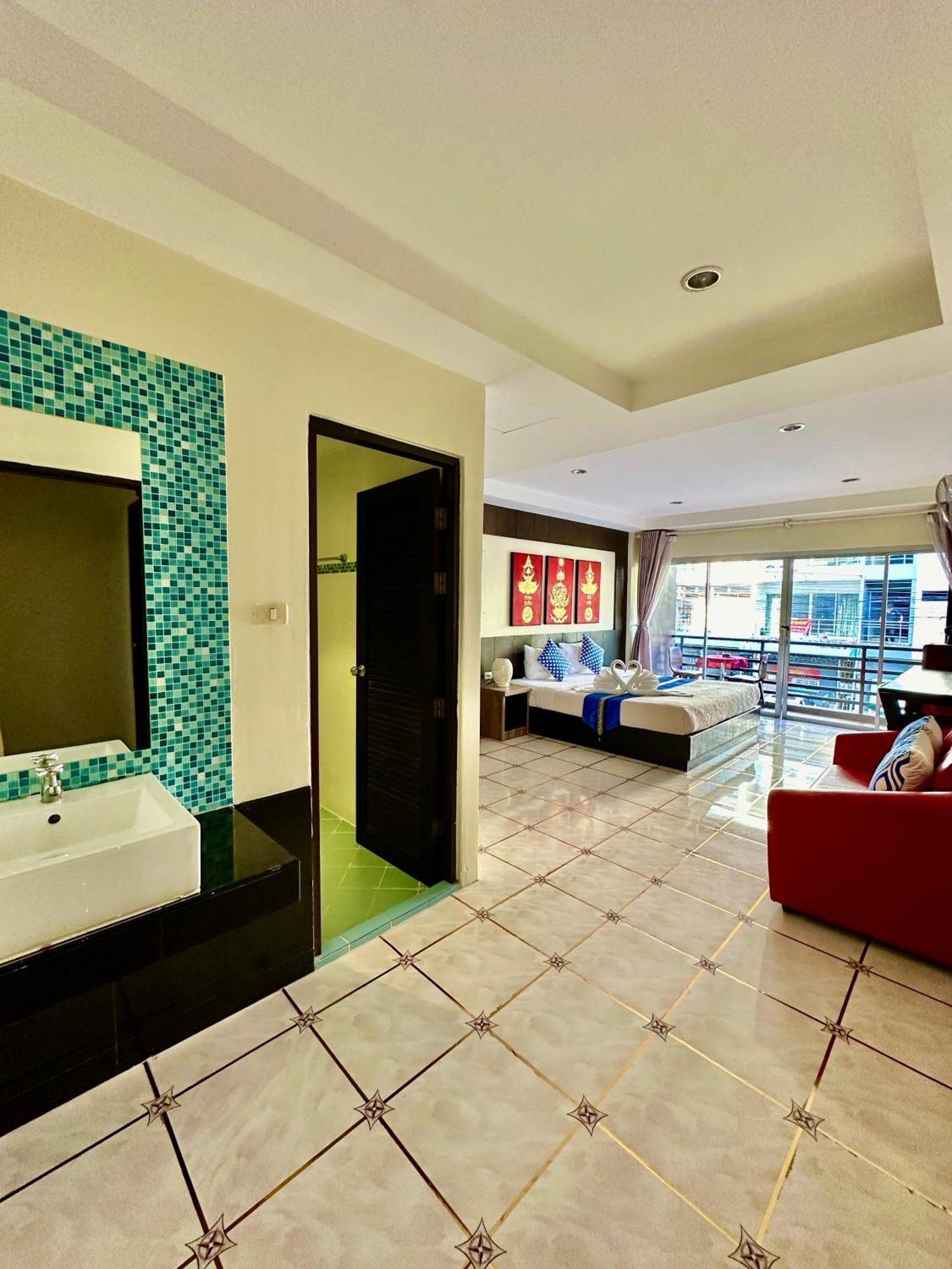 Thai Classic House Patong Extérieur photo