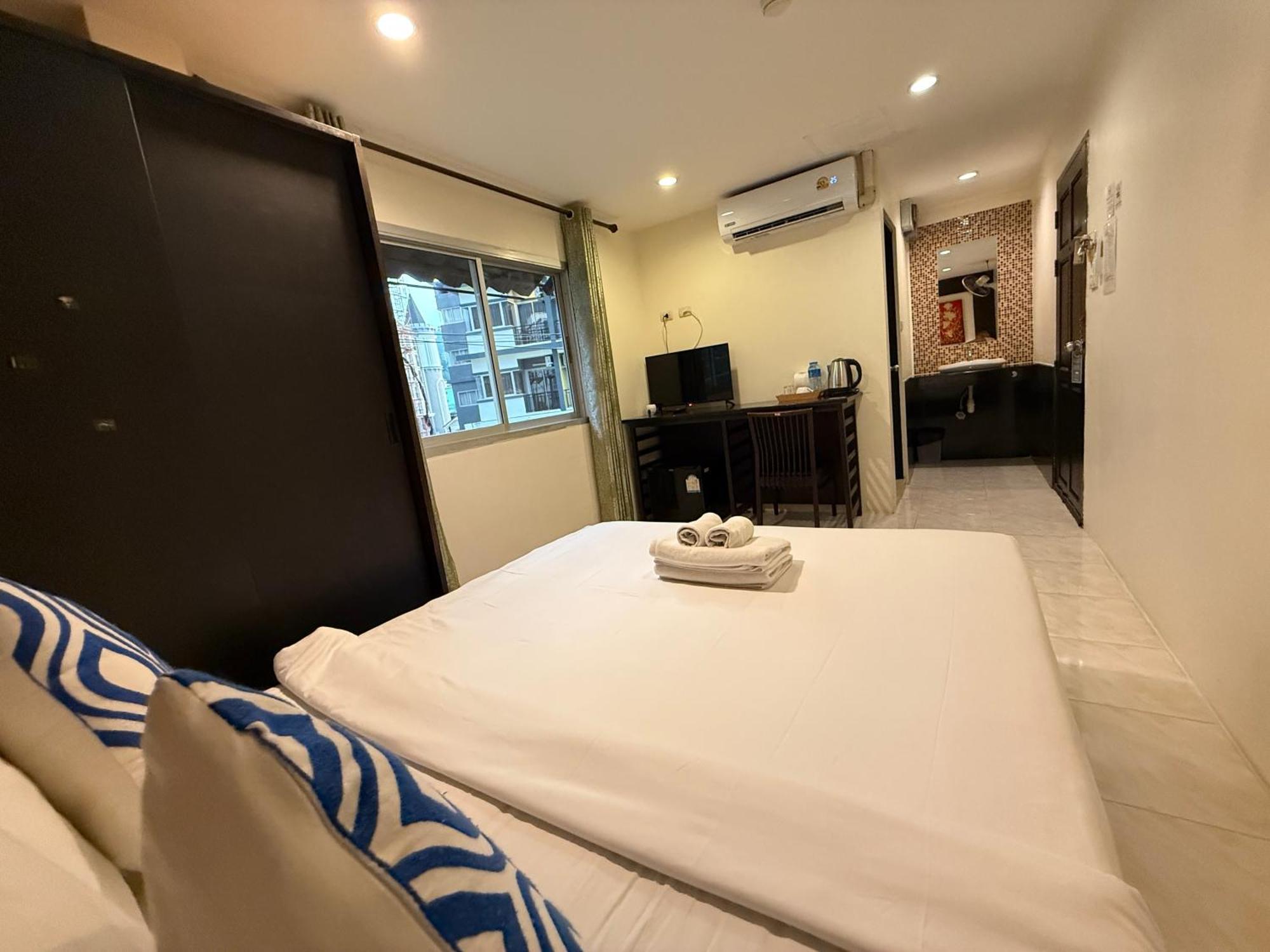Thai Classic House Patong Extérieur photo