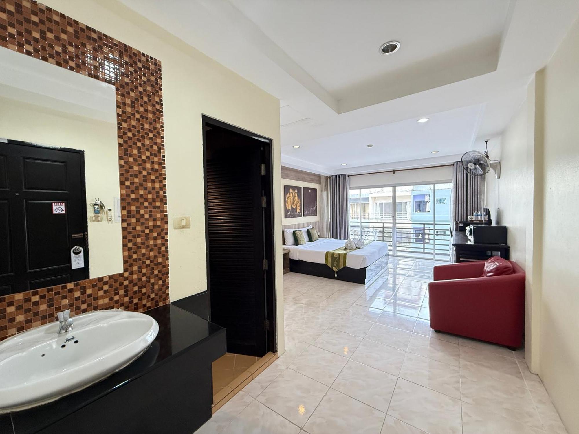 Thai Classic House Patong Extérieur photo